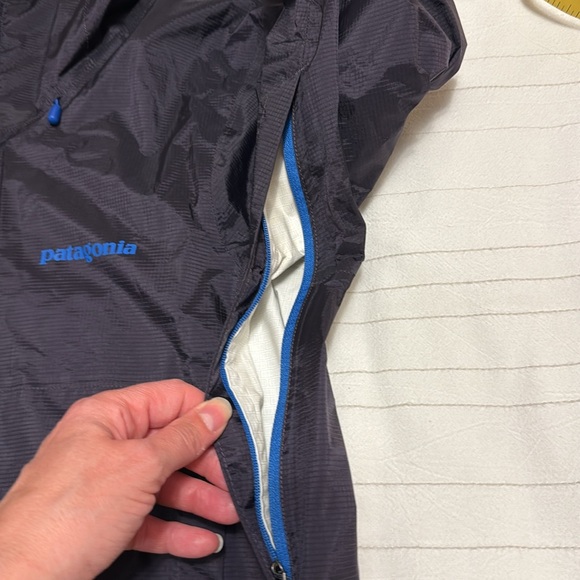 Patagonia Torrentshell Black Jacket Rain Jacket - Picture 8 of 10